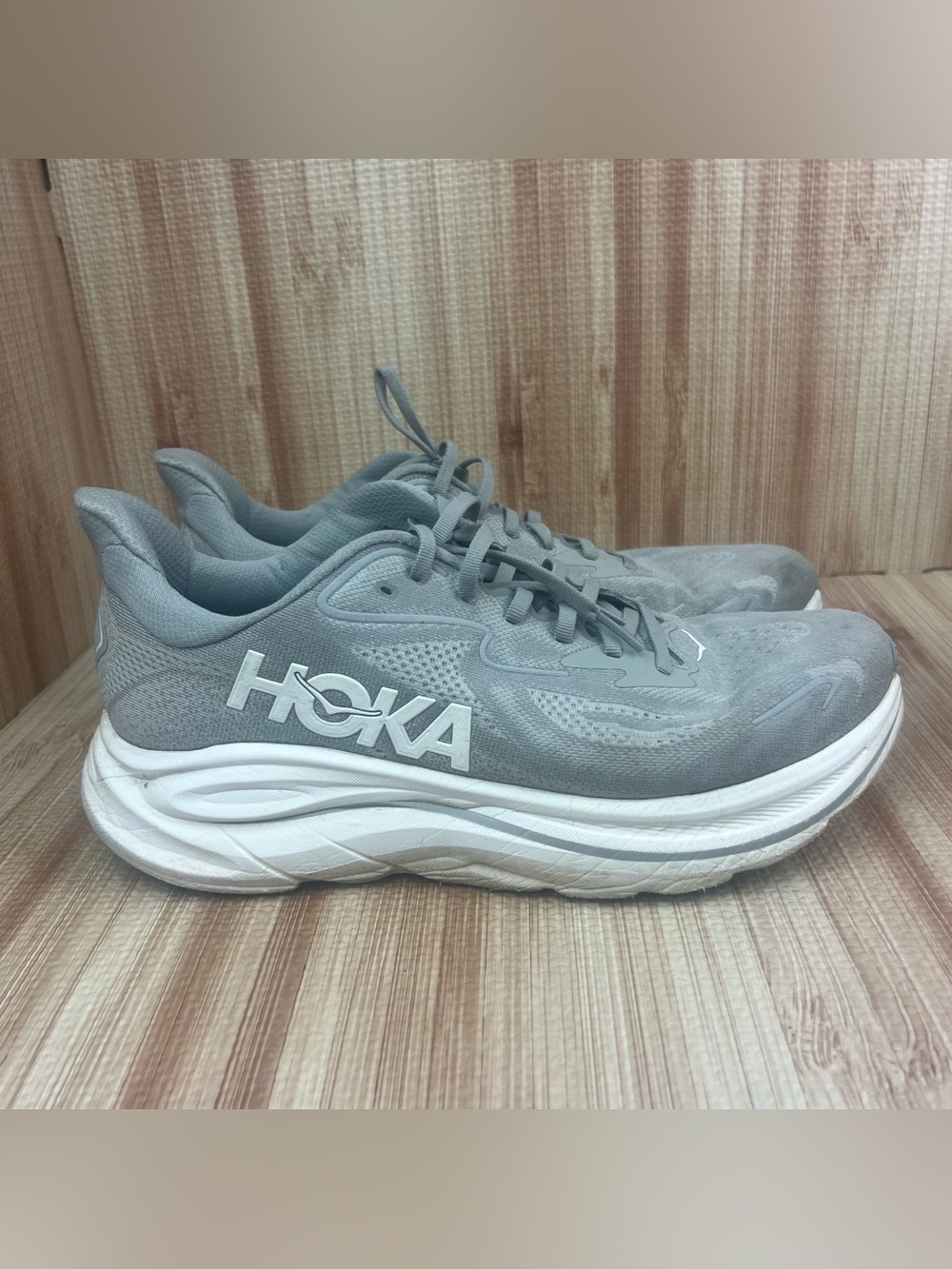HOKA Clifton 10 Shoes Mens Size 11D Grey White  Sneakers 1162030 STLLR